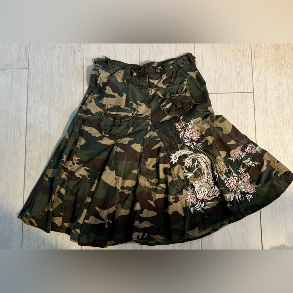 By deep Los Angeles camouflage skirt size S